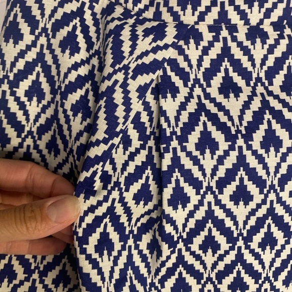 J Crew Ikat Blue and White Pleated Skirt With Pockets Size 10 Office Preppy - Picture 11 of 12